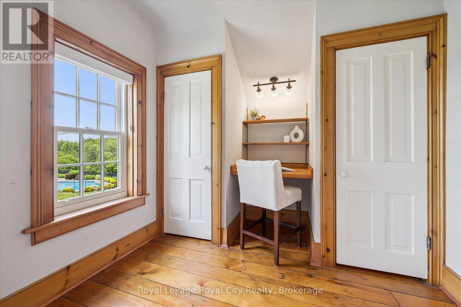 












551 CAMPBELLVILLE ROAD

,
Hamilton,







Ontario
L0P1B0

