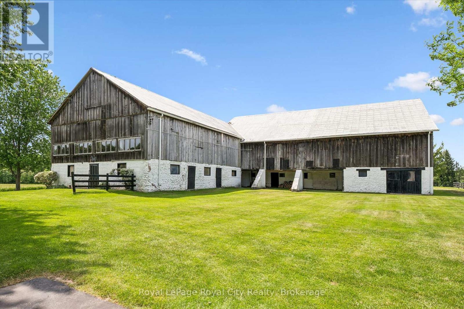 












551 CAMPBELLVILLE ROAD

,
Hamilton,







Ontario
L0P1B0


