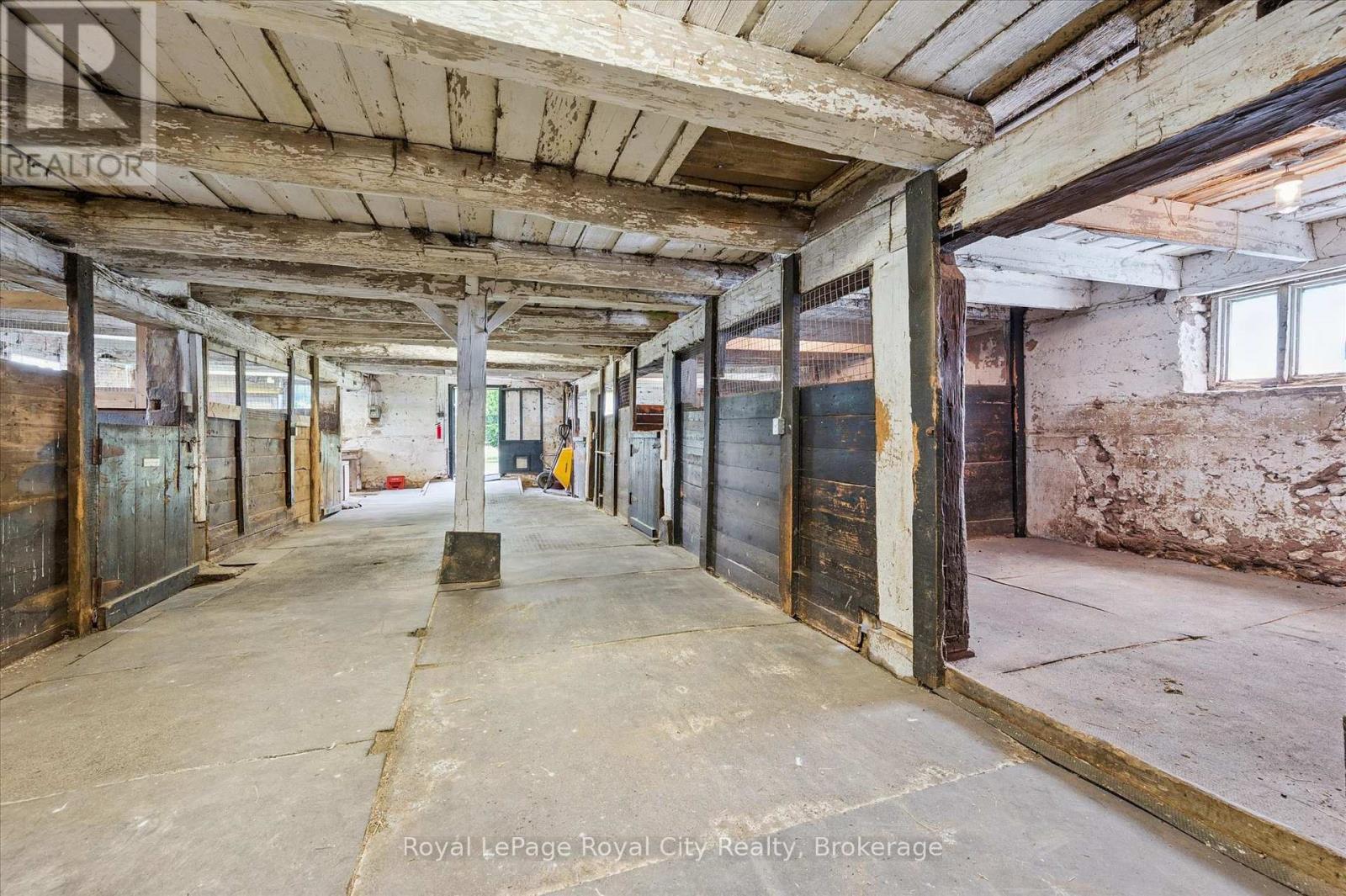 












551 CAMPBELLVILLE ROAD

,
Hamilton,







Ontario
L0P1B0


