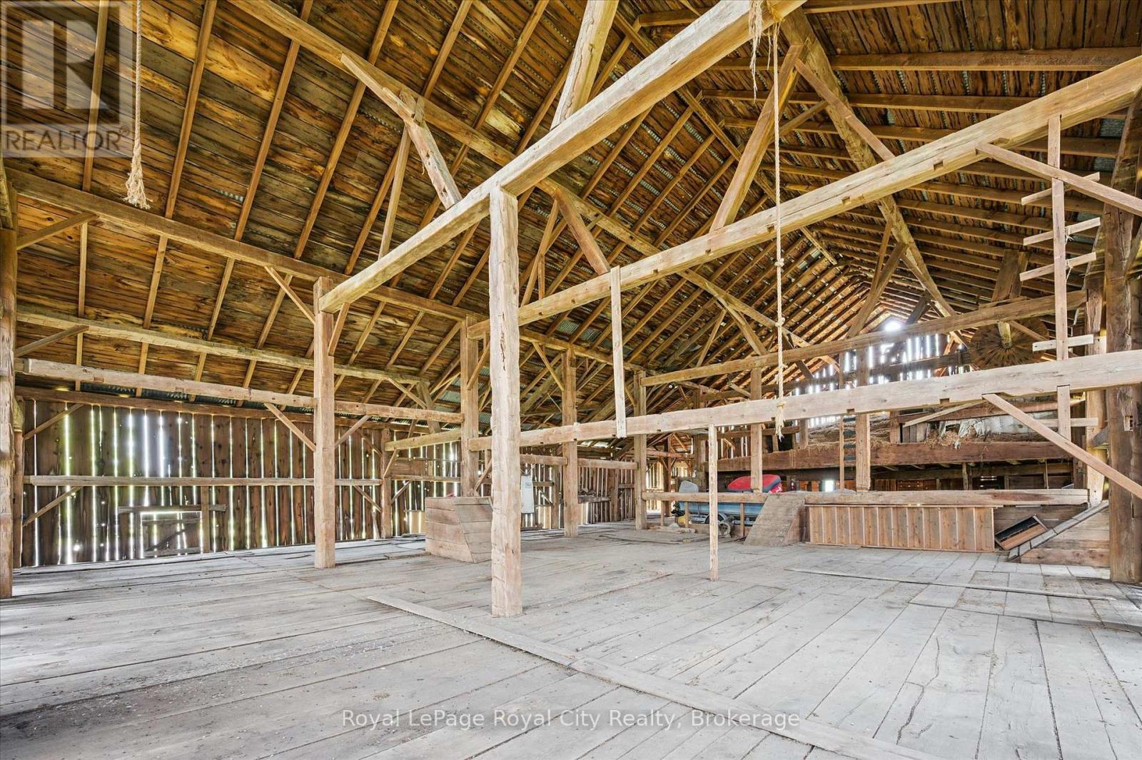 












551 CAMPBELLVILLE ROAD

,
Hamilton,







Ontario
L0P1B0

