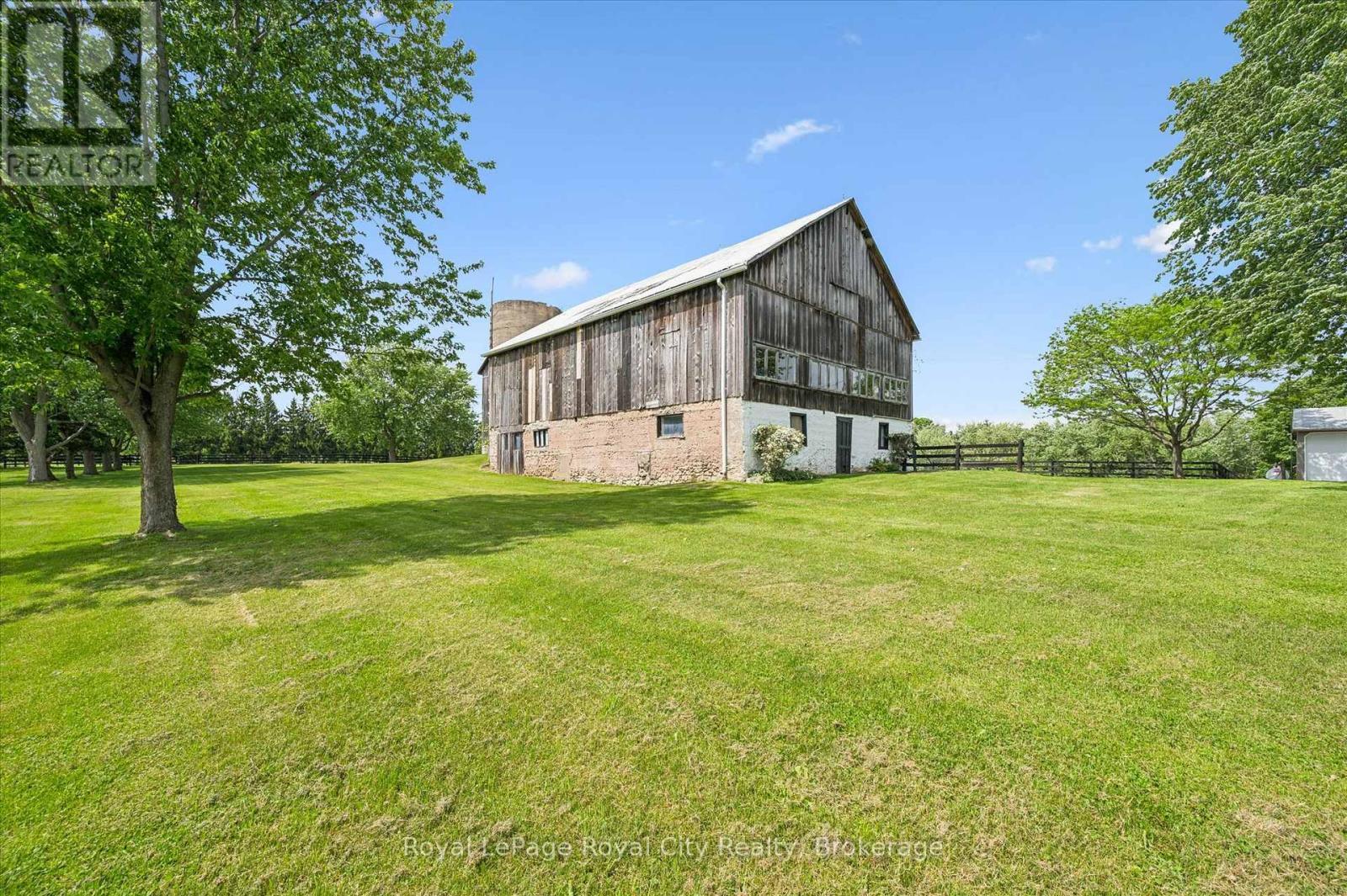 












551 CAMPBELLVILLE ROAD

,
Hamilton,







Ontario
L0P1B0


