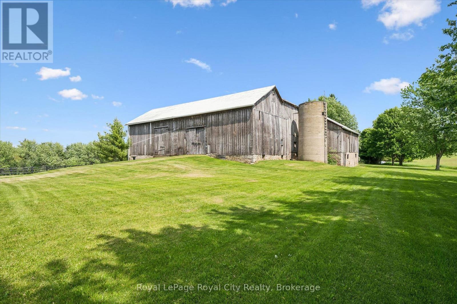












551 CAMPBELLVILLE ROAD

,
Hamilton,







Ontario
L0P1B0

