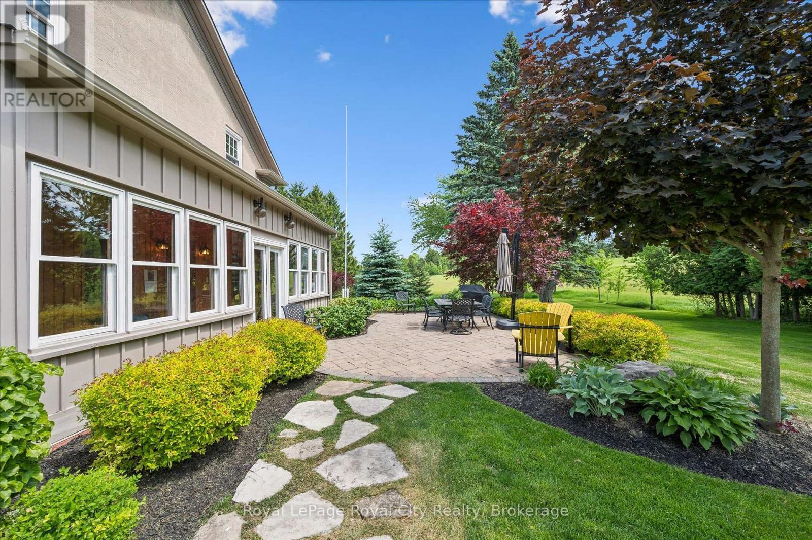 












551 CAMPBELLVILLE ROAD

,
Hamilton,







Ontario
L0P1B0

