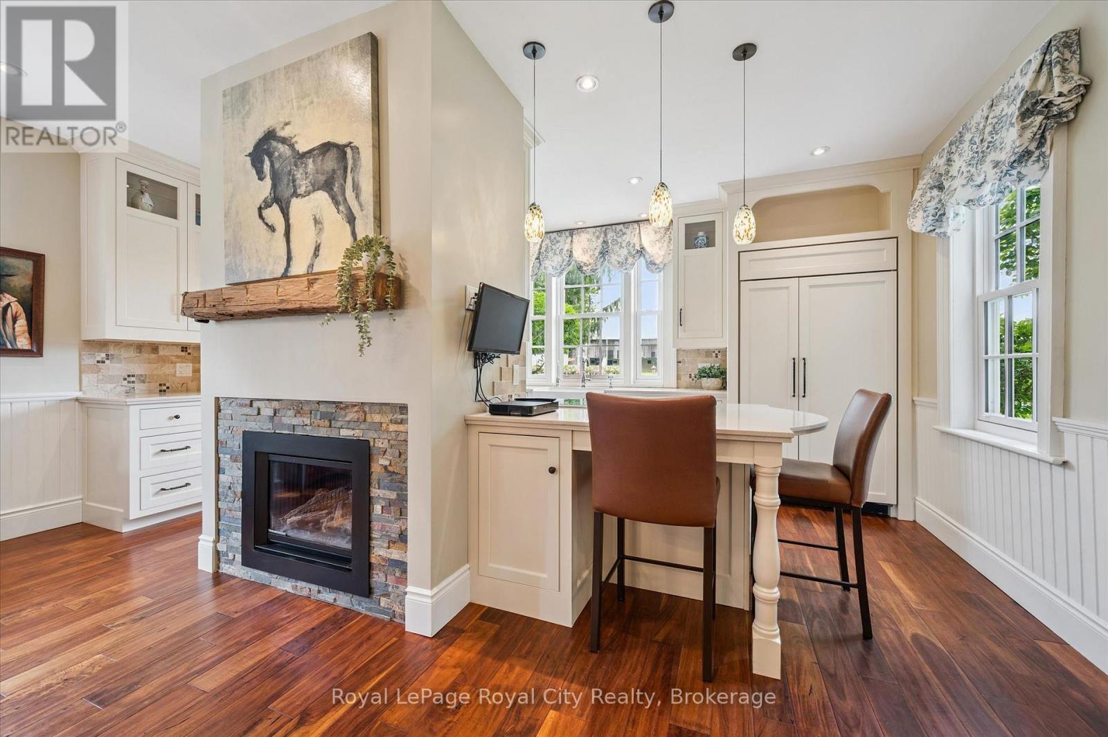 












551 CAMPBELLVILLE ROAD

,
Hamilton,







Ontario
L0P1B0

