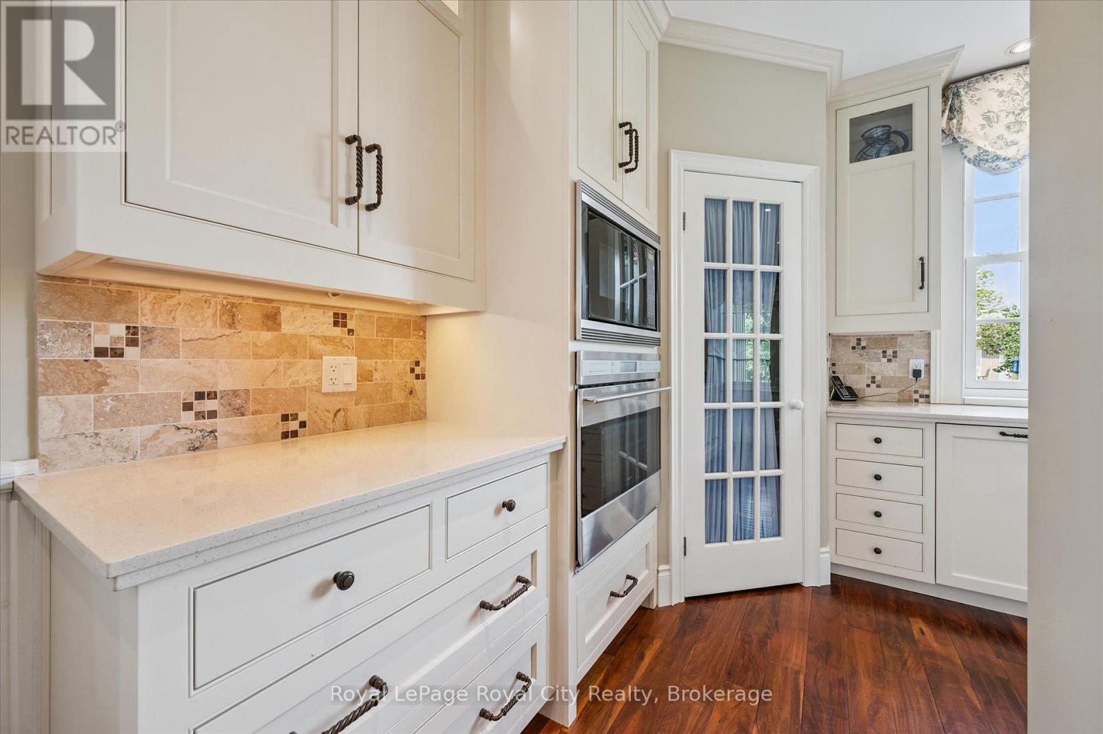 












551 CAMPBELLVILLE ROAD

,
Hamilton,







Ontario
L0P1B0

