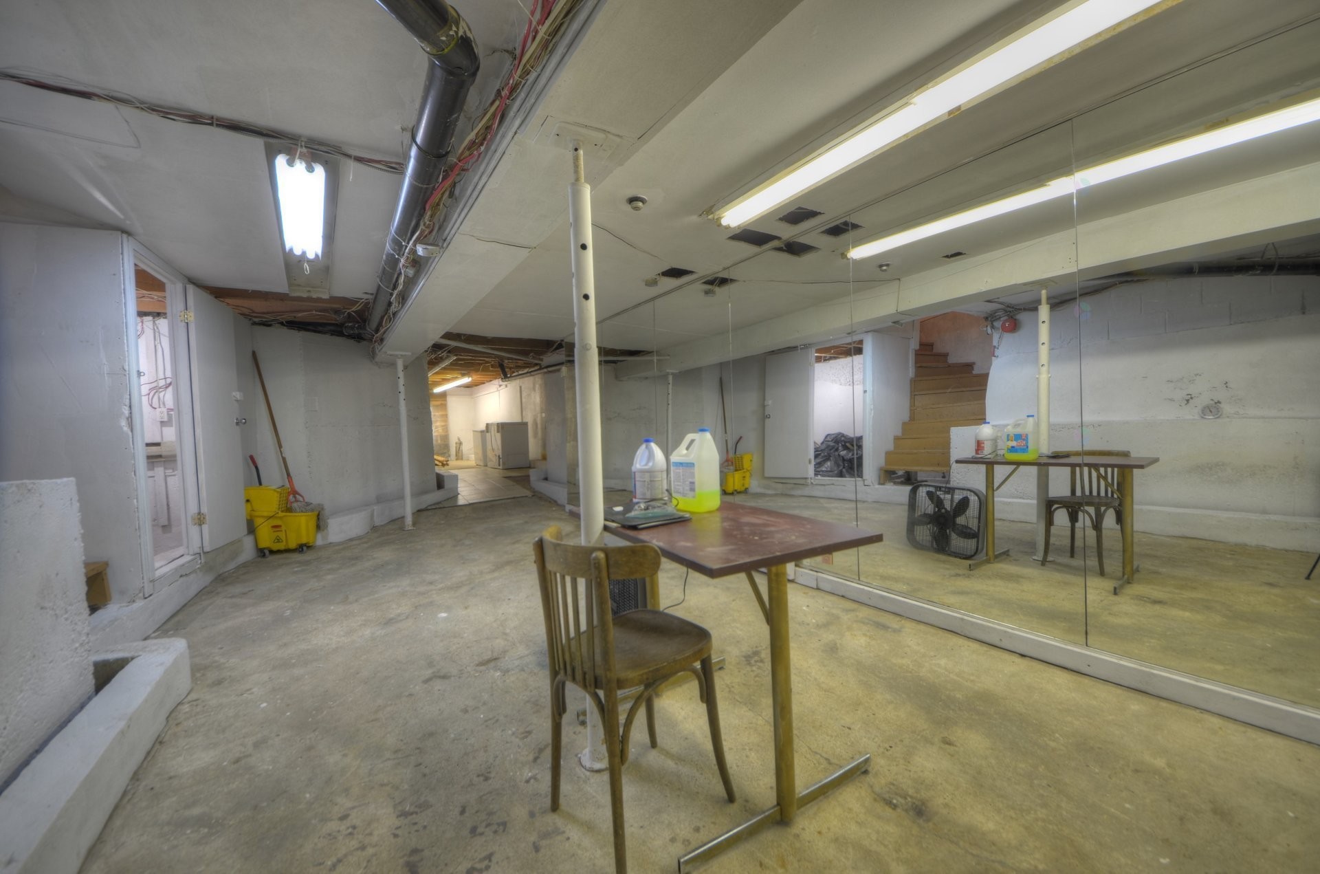 









1460


Rue Atateken

,
Montréal (Ville-Marie),




QC
H2L3L3


