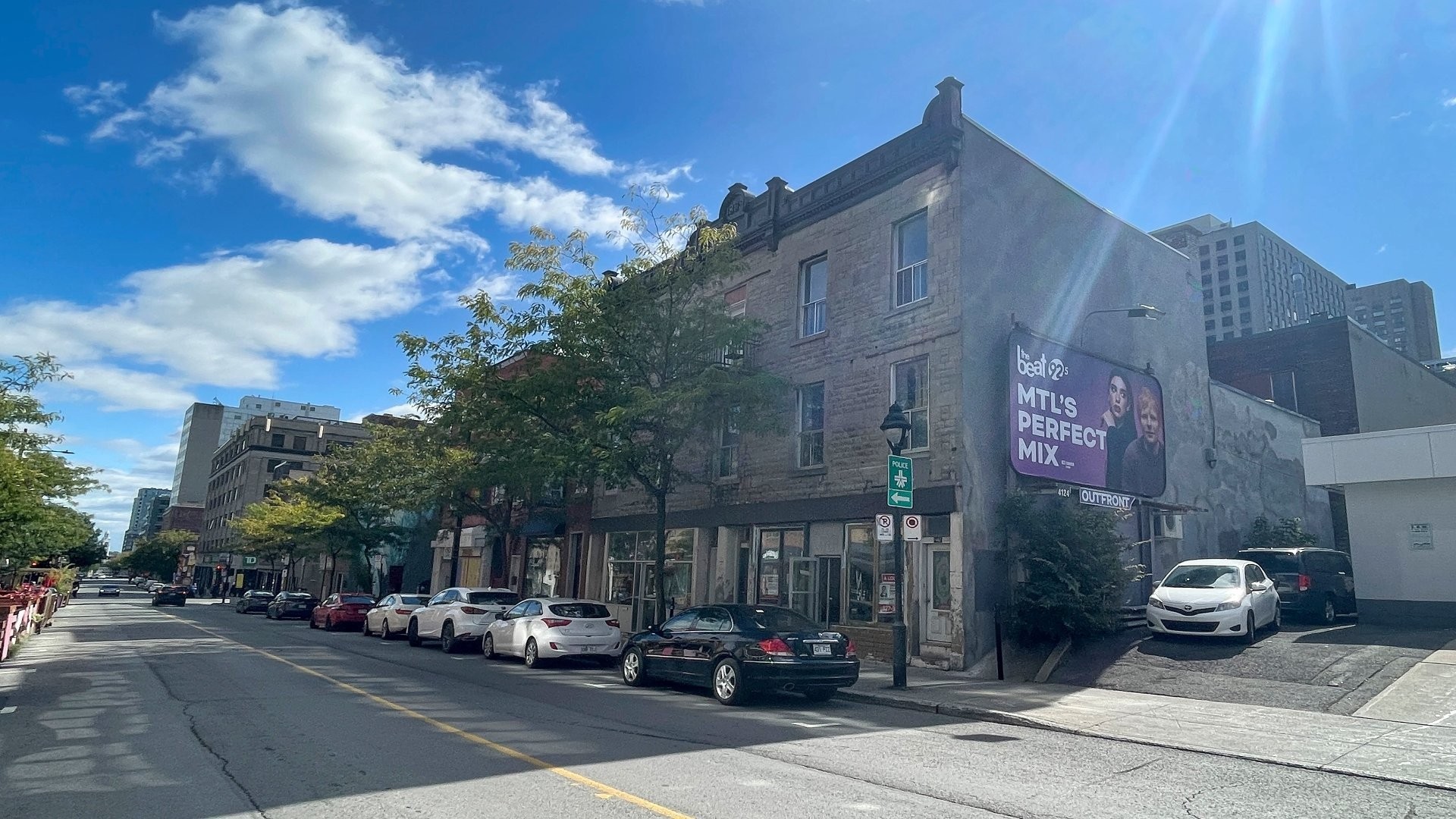 









1460


Rue Atateken

,
Montréal (Ville-Marie),




QC
H2L3L3

