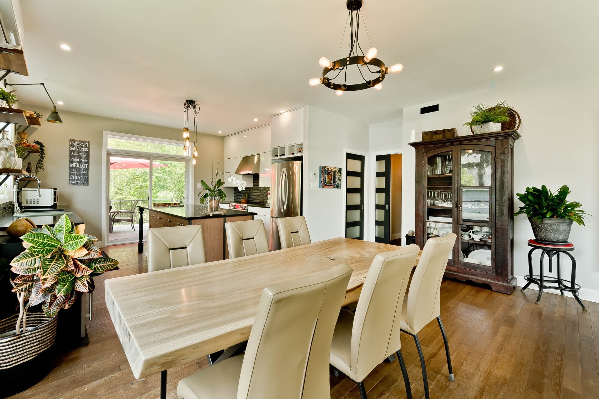 









51


Rue Marjorie-Donald

,
Sherbrooke (Lennoxville),




QC
J1M0A4

