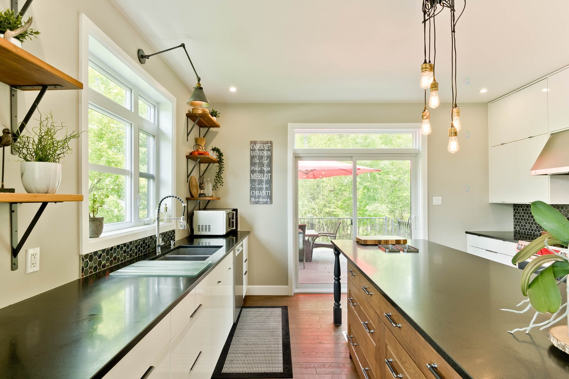 









51


Rue Marjorie-Donald

,
Sherbrooke (Lennoxville),




QC
J1M0A4

