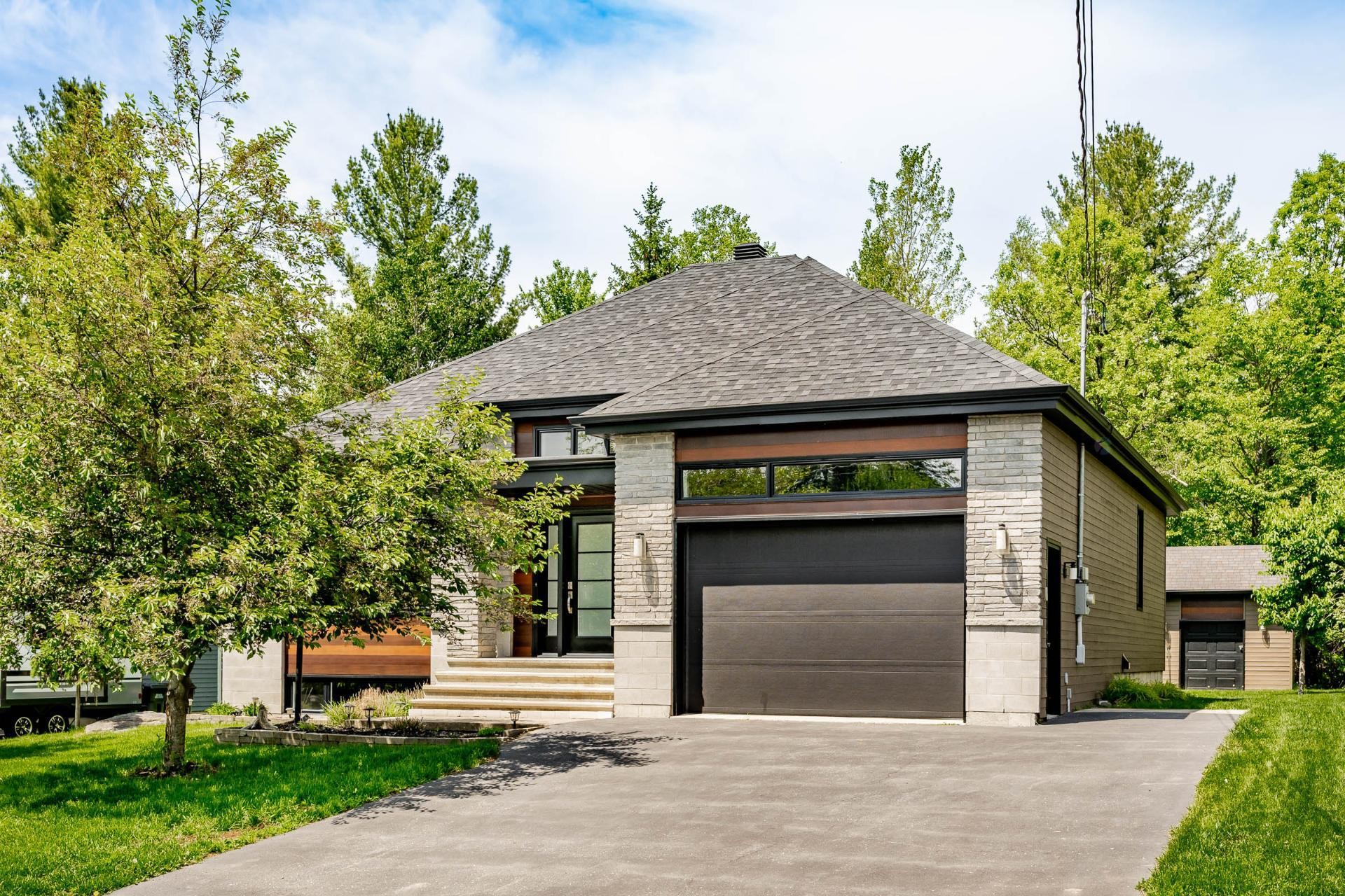 









51


Rue Marjorie-Donald

,
Sherbrooke (Lennoxville),




QC
J1M0A4

