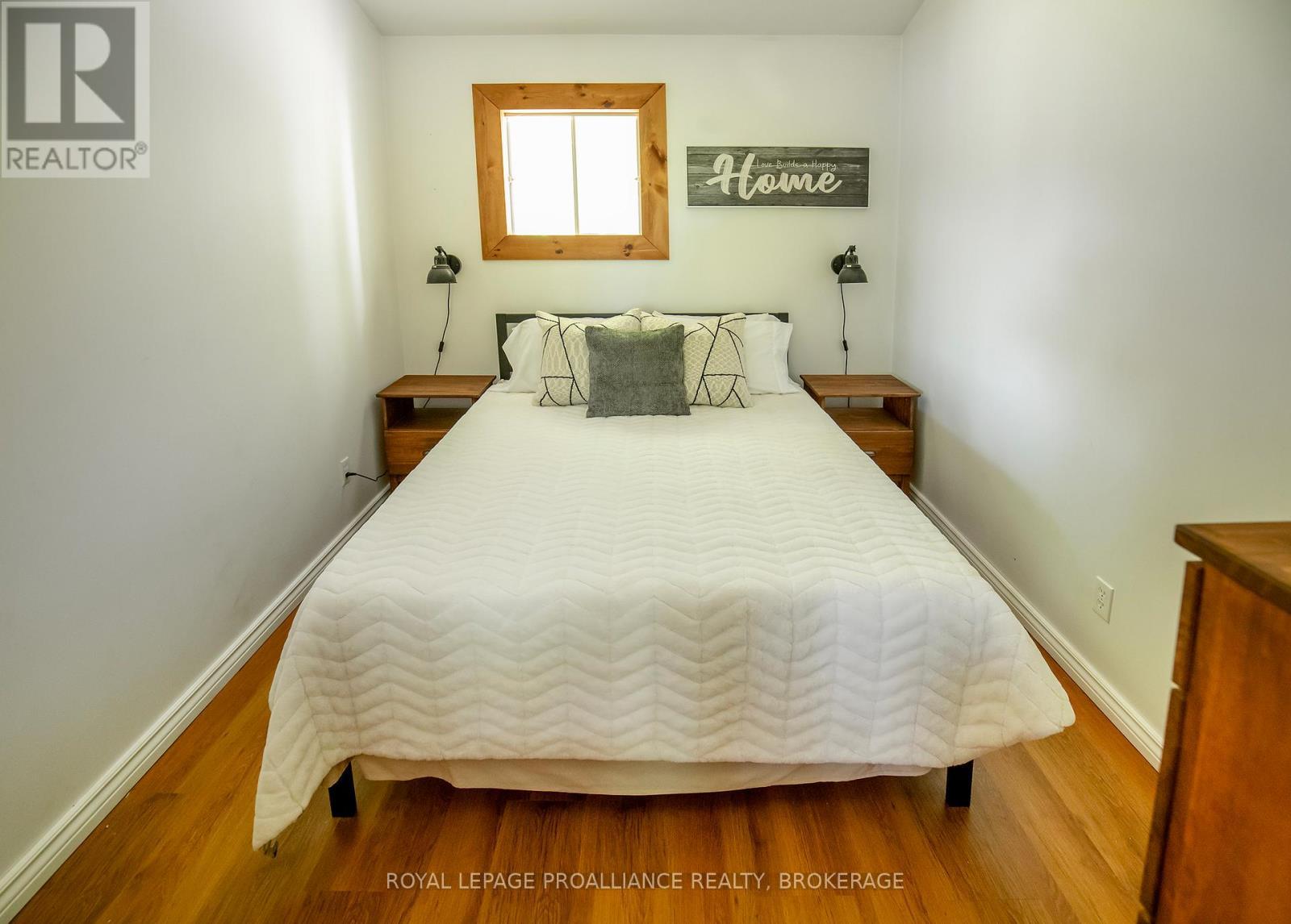 












1101 PRICE ROAD

,
Frontenac (Frontenac Centre),




Ontario
K0H1B0

