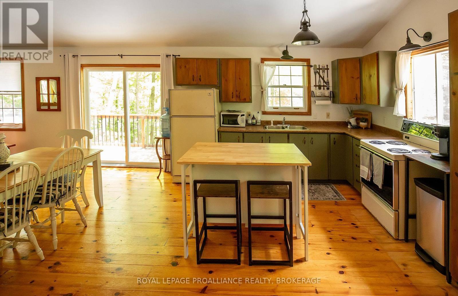 












1101 PRICE ROAD

,
Frontenac (Frontenac Centre),




Ontario
K0H1B0

