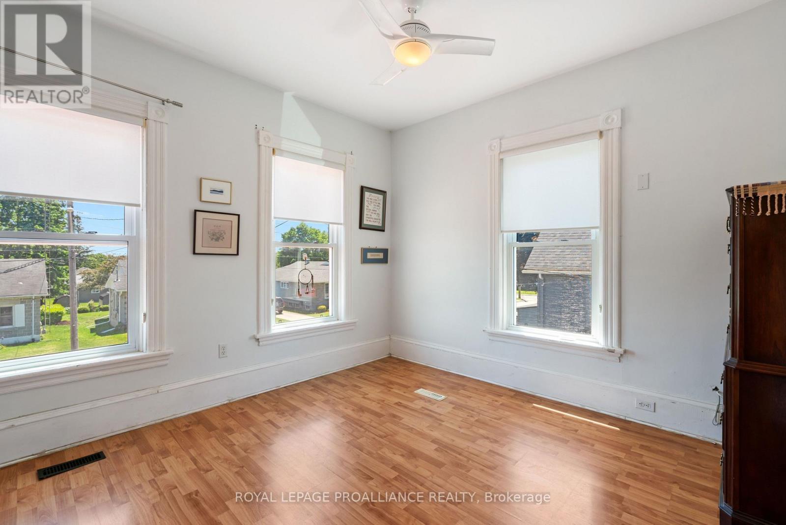 












568 JAMES STREET W

,
Prescott,




Ontario
K0E1T0

