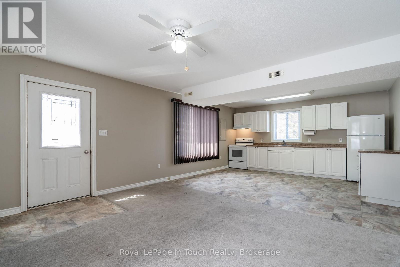 












679 MONTREAL STREET

,
Midland,




Ontario
L4R1G5

