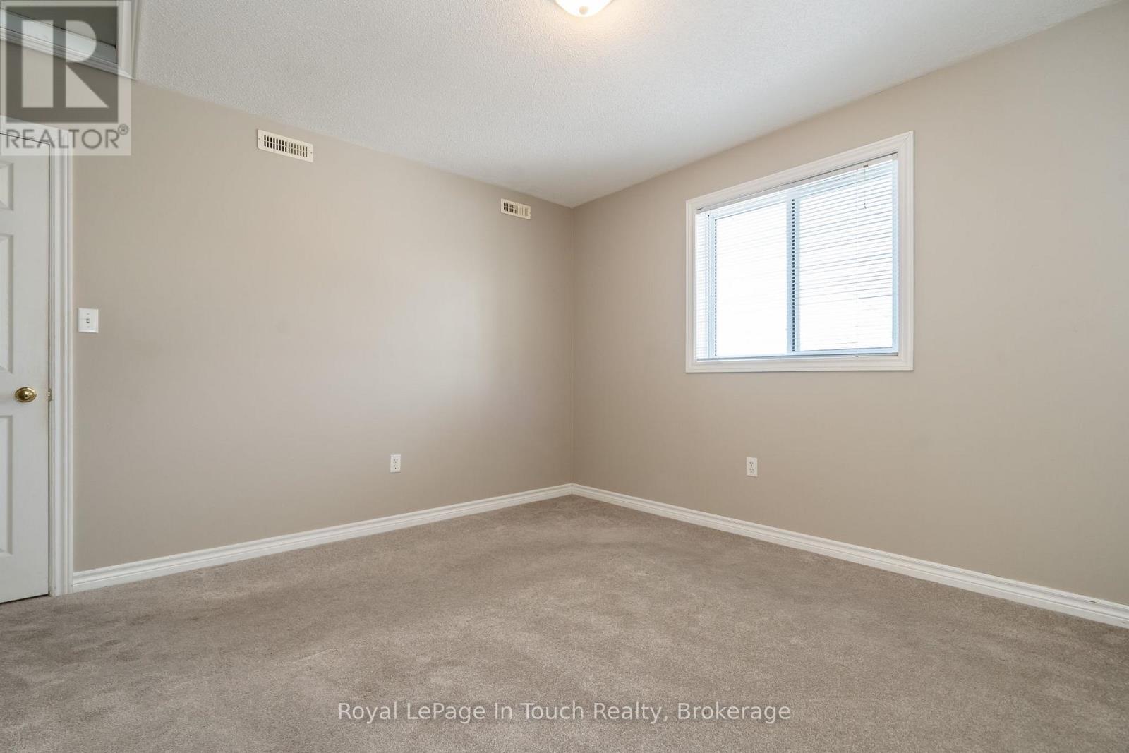 












679 MONTREAL STREET

,
Midland,




Ontario
L4R1G5

