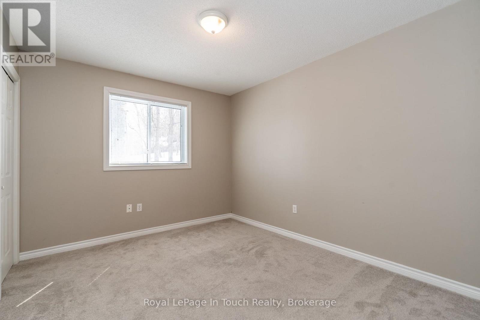 












679 MONTREAL STREET

,
Midland,




Ontario
L4R1G5


