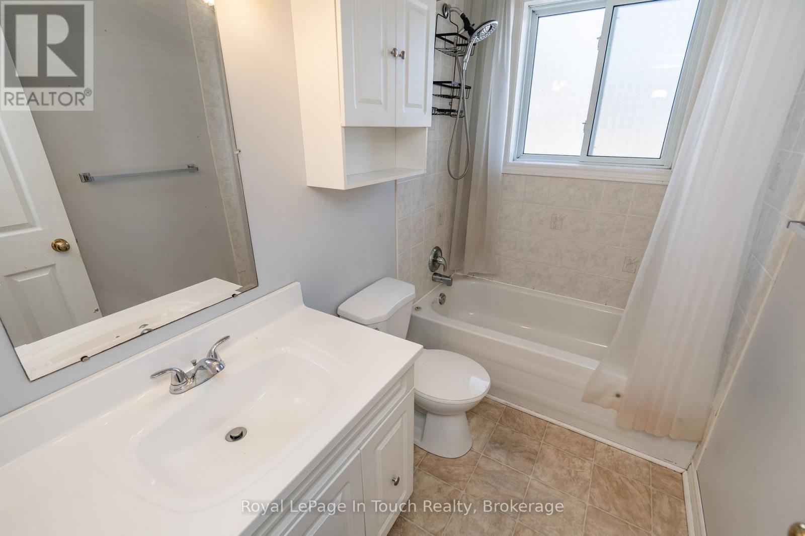 












679 MONTREAL STREET

,
Midland,




Ontario
L4R1G5

