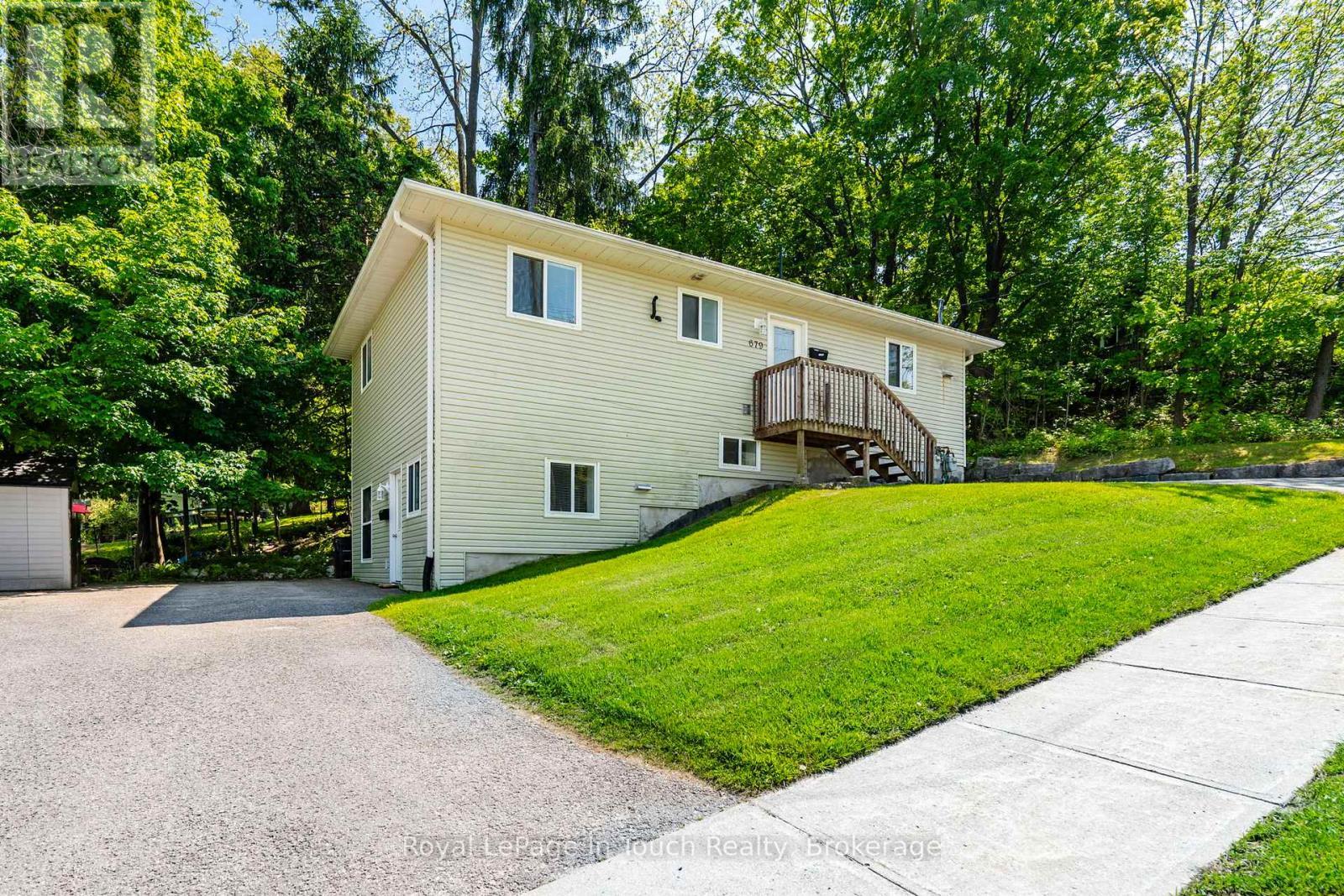 












679 MONTREAL STREET

,
Midland,




Ontario
L4R1G5

