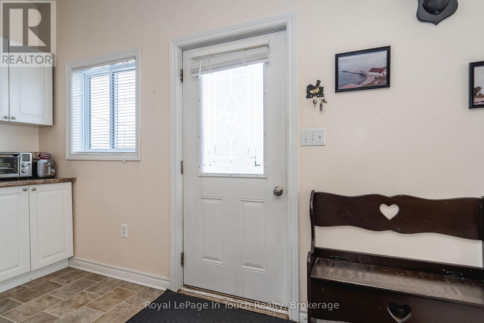 












679 MONTREAL STREET

,
Midland,




Ontario
L4R1G5

