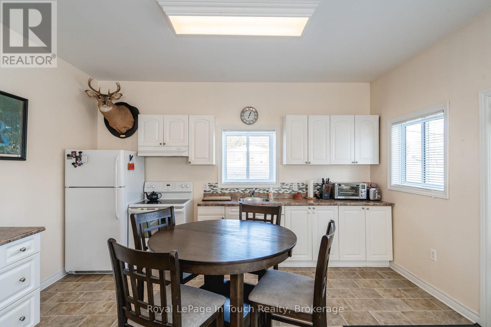












679 MONTREAL STREET

,
Midland,




Ontario
L4R1G5

