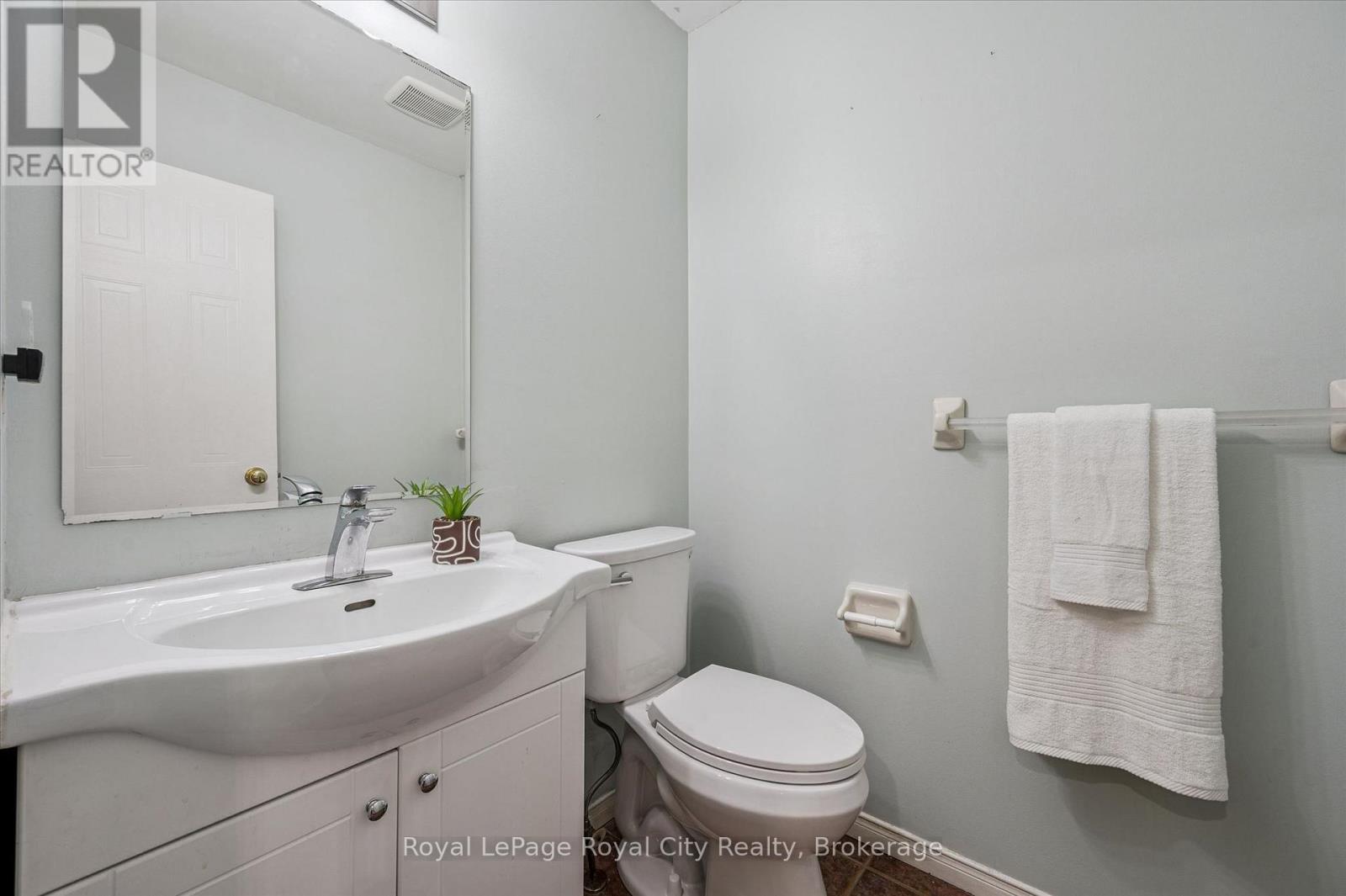 












64 MILSON CRESCENT

,
Guelph (Kortright Hills),




Ontario
N1C1G7

