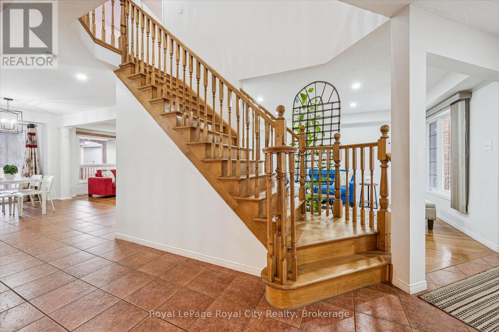 












64 MILSON CRESCENT

,
Guelph (Kortright Hills),




Ontario
N1C1G7

