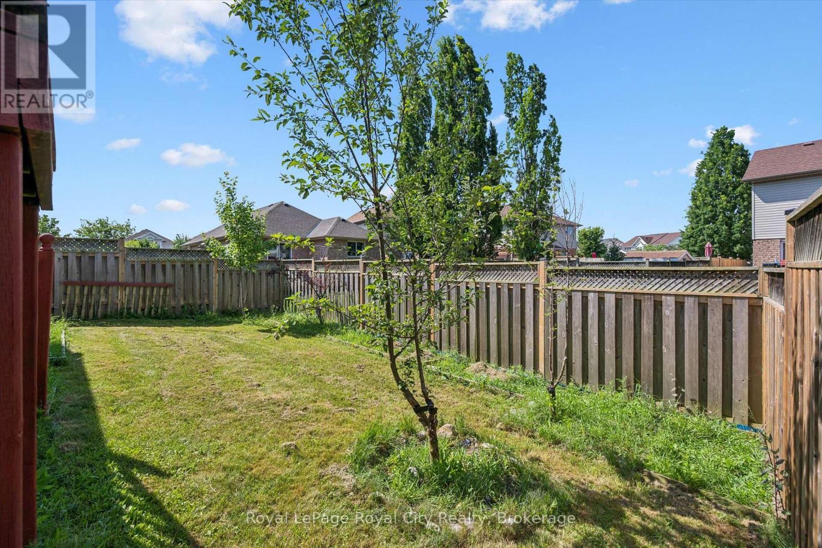 












64 MILSON CRESCENT

,
Guelph (Kortright Hills),




Ontario
N1C1G7

