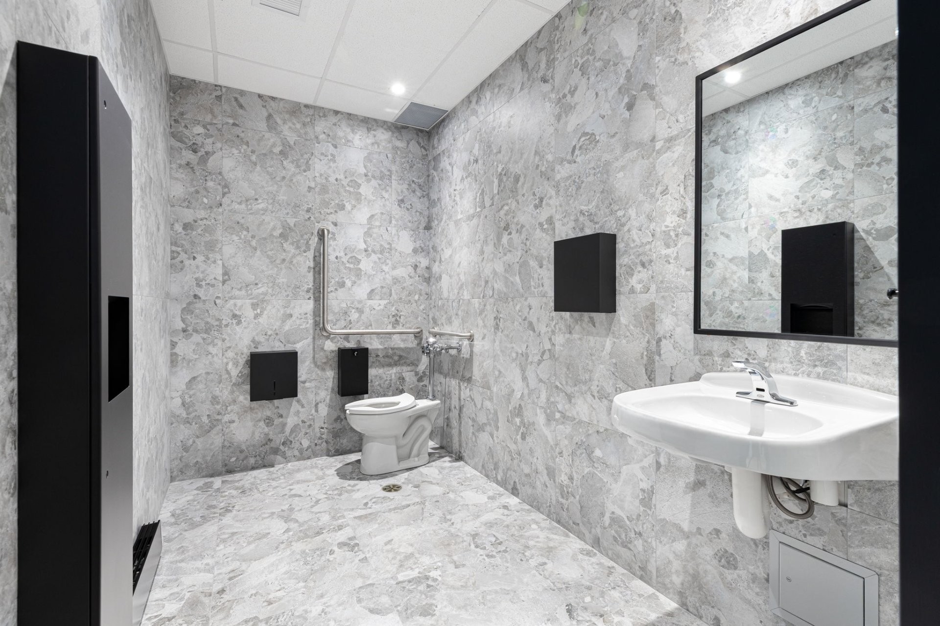 









130


Boul. de Mortagne

, 200,
Boucherville,




QC
J4B5M7

