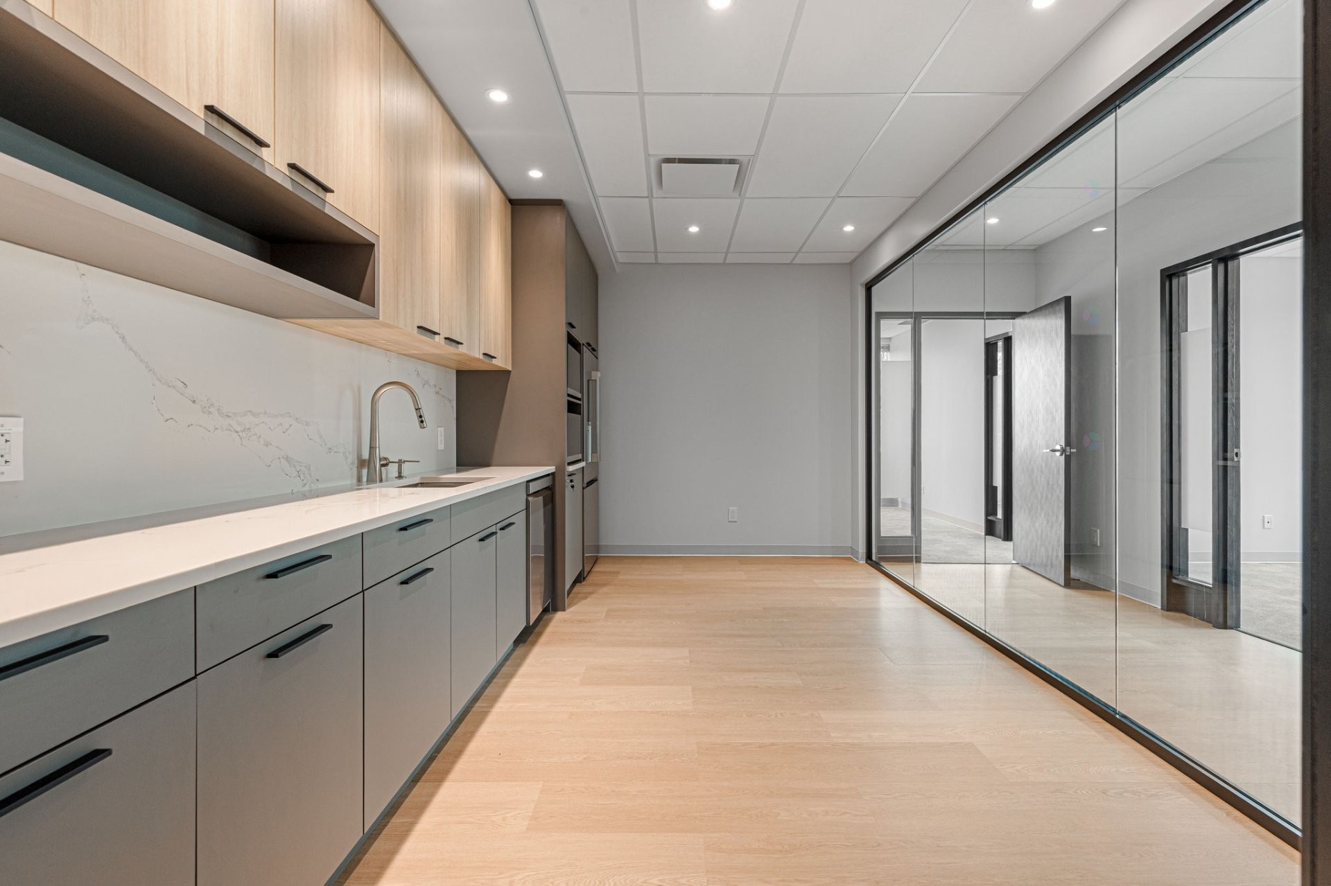 









130


Boul. de Mortagne

, 200,
Boucherville,




QC
J4B5M7

