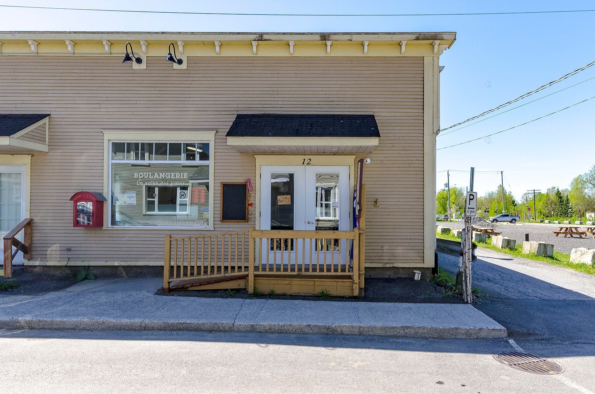 









12


Rue du Dépôt

,
Sutton,




QC
J0E2K0

