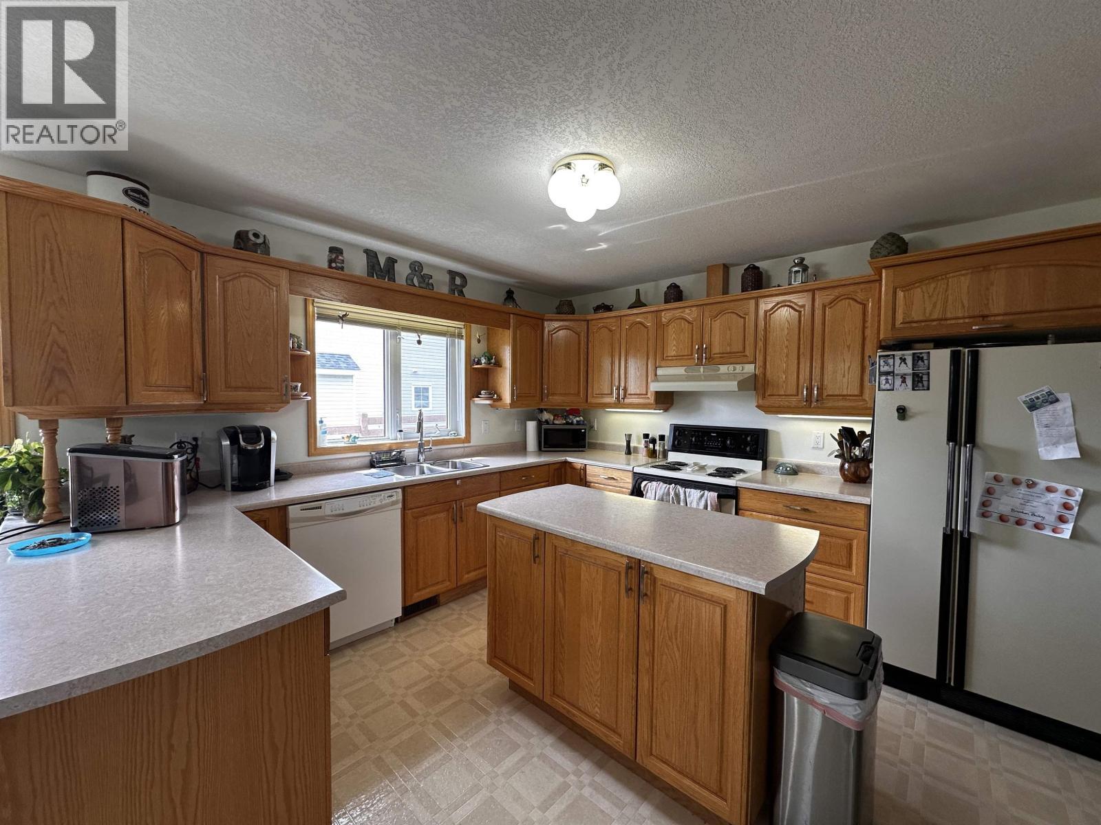 












5512 MINNAKER CRESCENT

,
Fort Nelson,




British Columbia
V0C1R0

