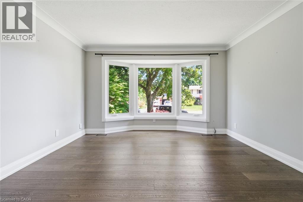 












94 DORCHESTER Drive

,
Grimsby,




Ontario
L3M1A8

