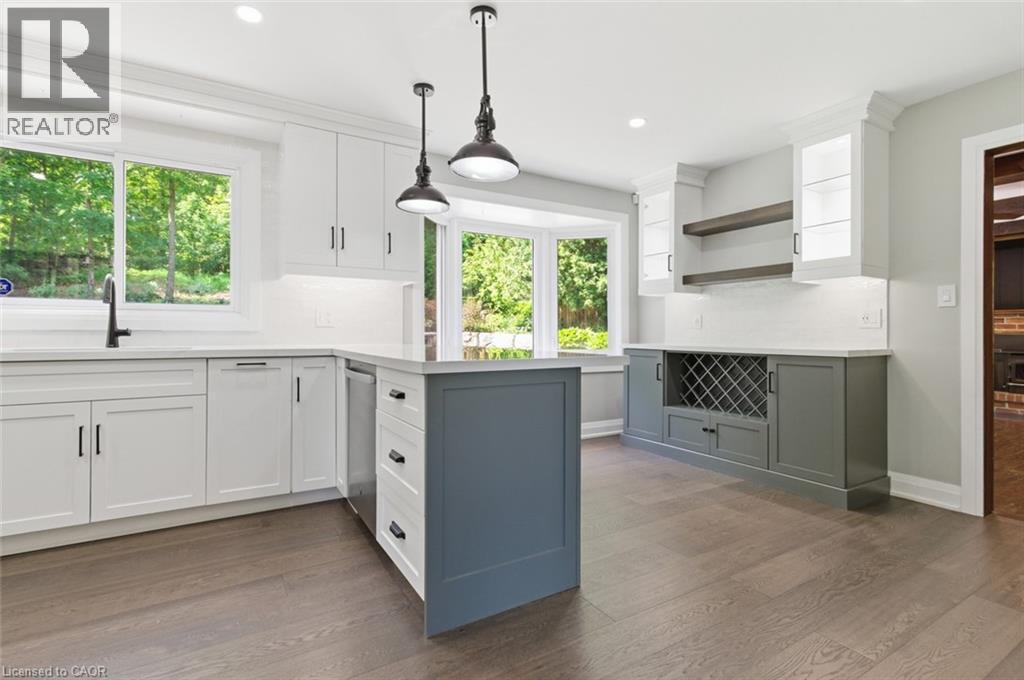












94 DORCHESTER Drive

,
Grimsby,




Ontario
L3M1A8

