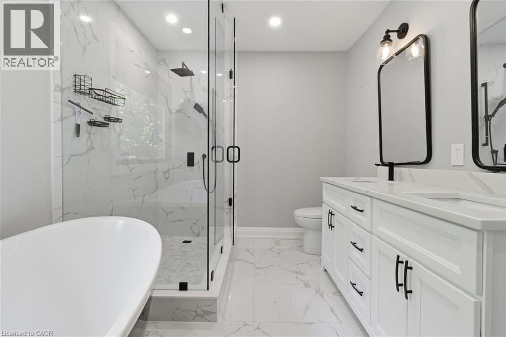 












94 DORCHESTER Drive

,
Grimsby,




Ontario
L3M1A8

