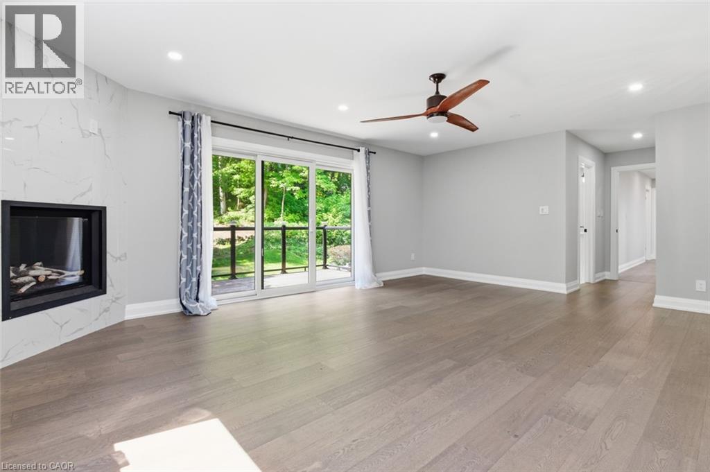 












94 DORCHESTER Drive

,
Grimsby,




Ontario
L3M1A8

