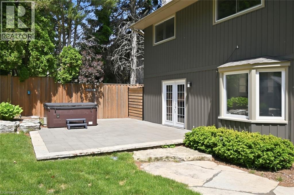 












94 DORCHESTER Drive

,
Grimsby,




Ontario
L3M1A8

