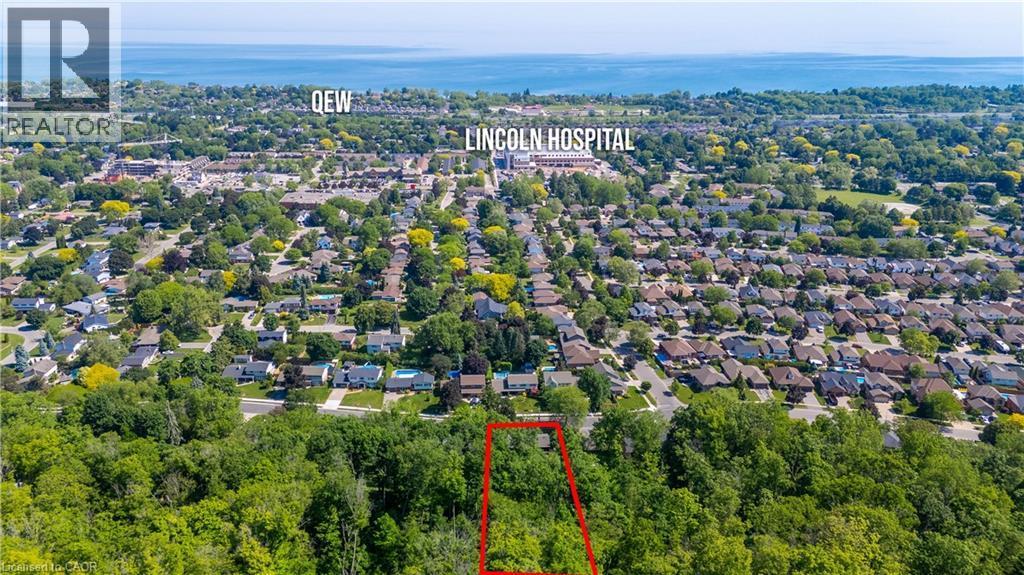 












94 DORCHESTER Drive

,
Grimsby,




Ontario
L3M1A8

