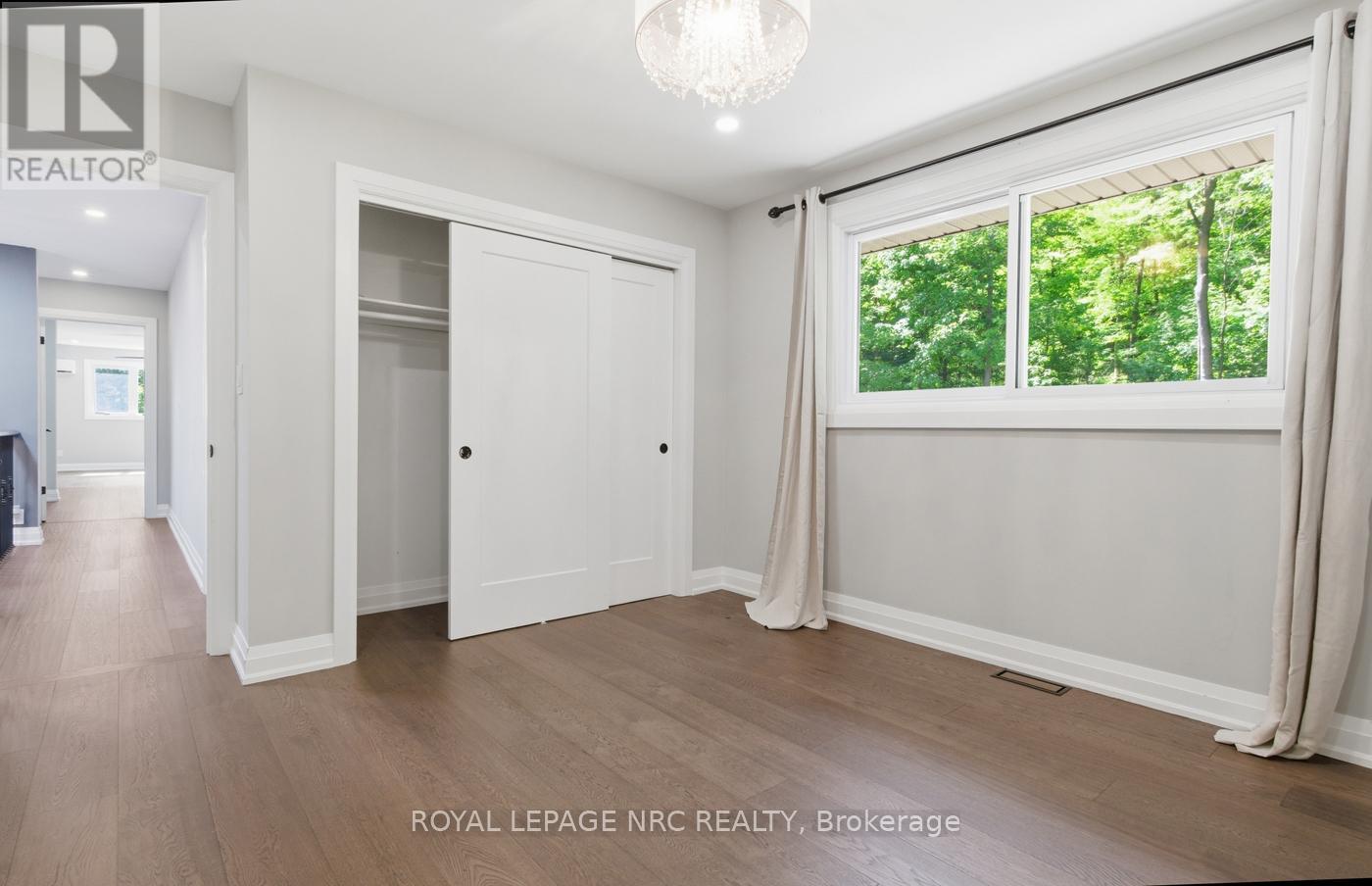 












94 DORCHESTER DRIVE

,
Grimsby,




Ontario
L3M1A8

