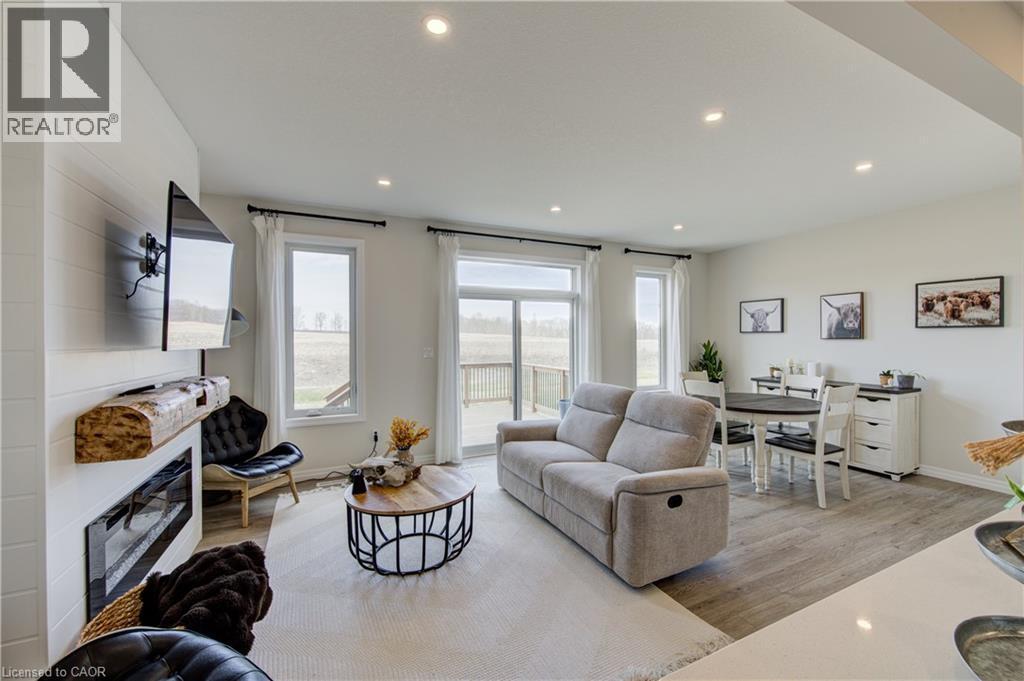 












38 CANARY Street

,
Tillsonburg,




Ontario
N4G0K3

