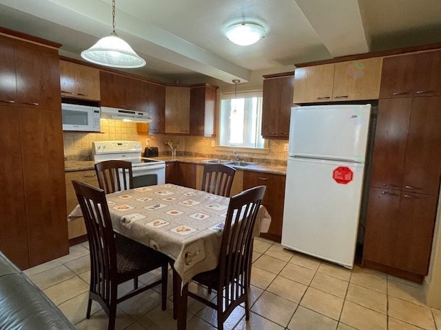 









345

 - 347


Rue Laurier

,
Saint-Jean-sur-Richelieu,




QC
J3B6L2

