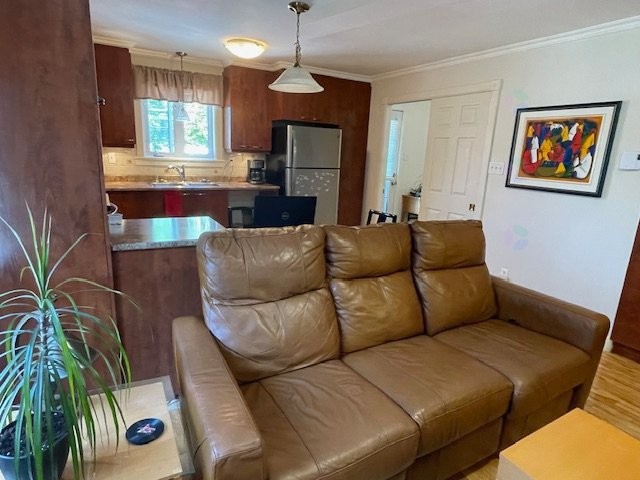 









345

 - 347


Rue Laurier

,
Saint-Jean-sur-Richelieu,




QC
J3B6L2

