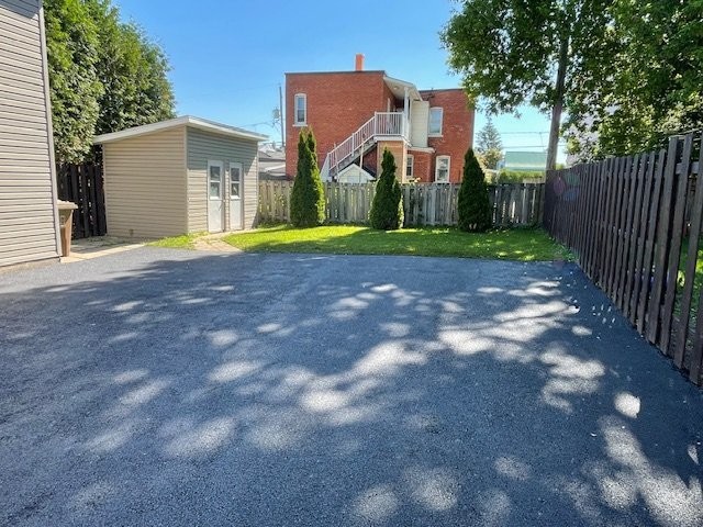 









345

 - 347


Rue Laurier

,
Saint-Jean-sur-Richelieu,




QC
J3B6L2

