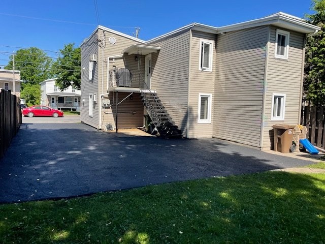 









345

 - 347


Rue Laurier

,
Saint-Jean-sur-Richelieu,




QC
J3B6L2

