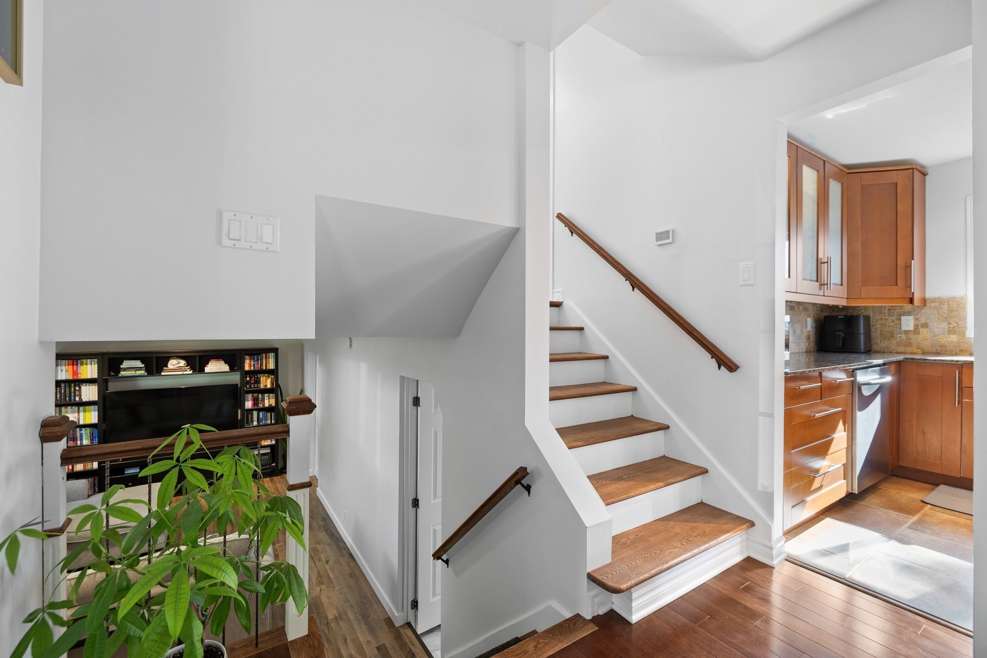 









207


Boul. de l'Île

,
Pincourt,




QC
J7W3R8

