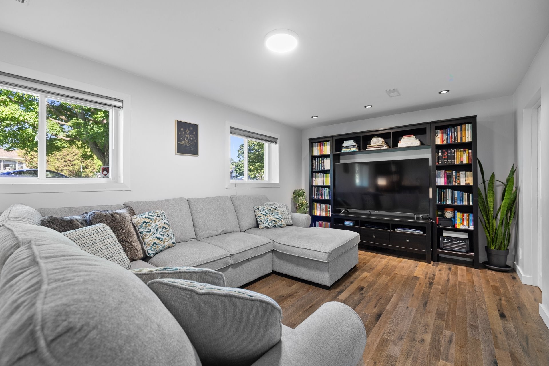 









207


Boul. de l'Île

,
Pincourt,




QC
J7W3R8

