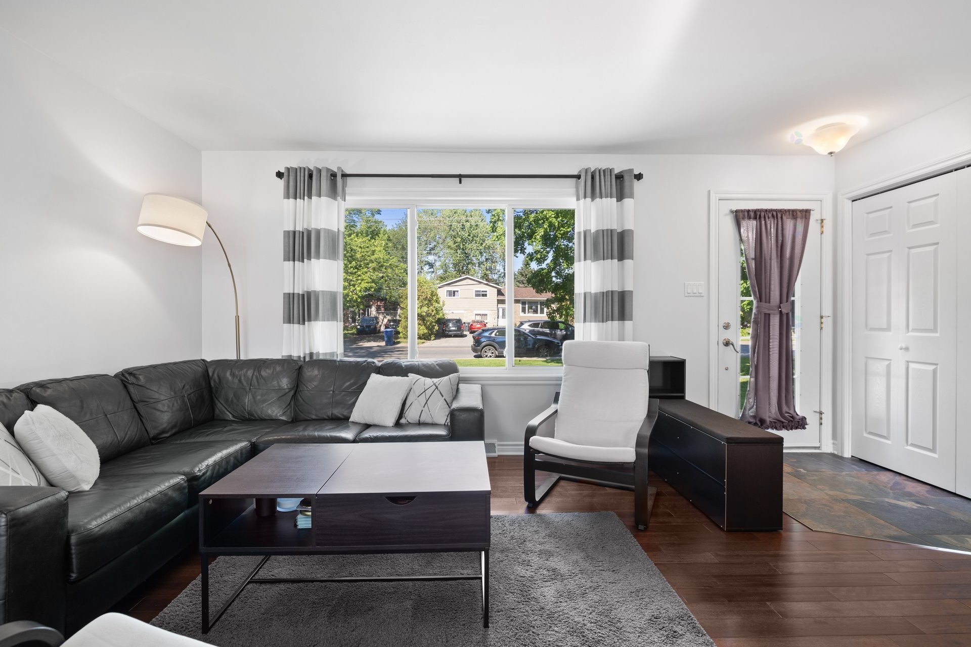 









207


Boul. de l'Île

,
Pincourt,




QC
J7W3R8

