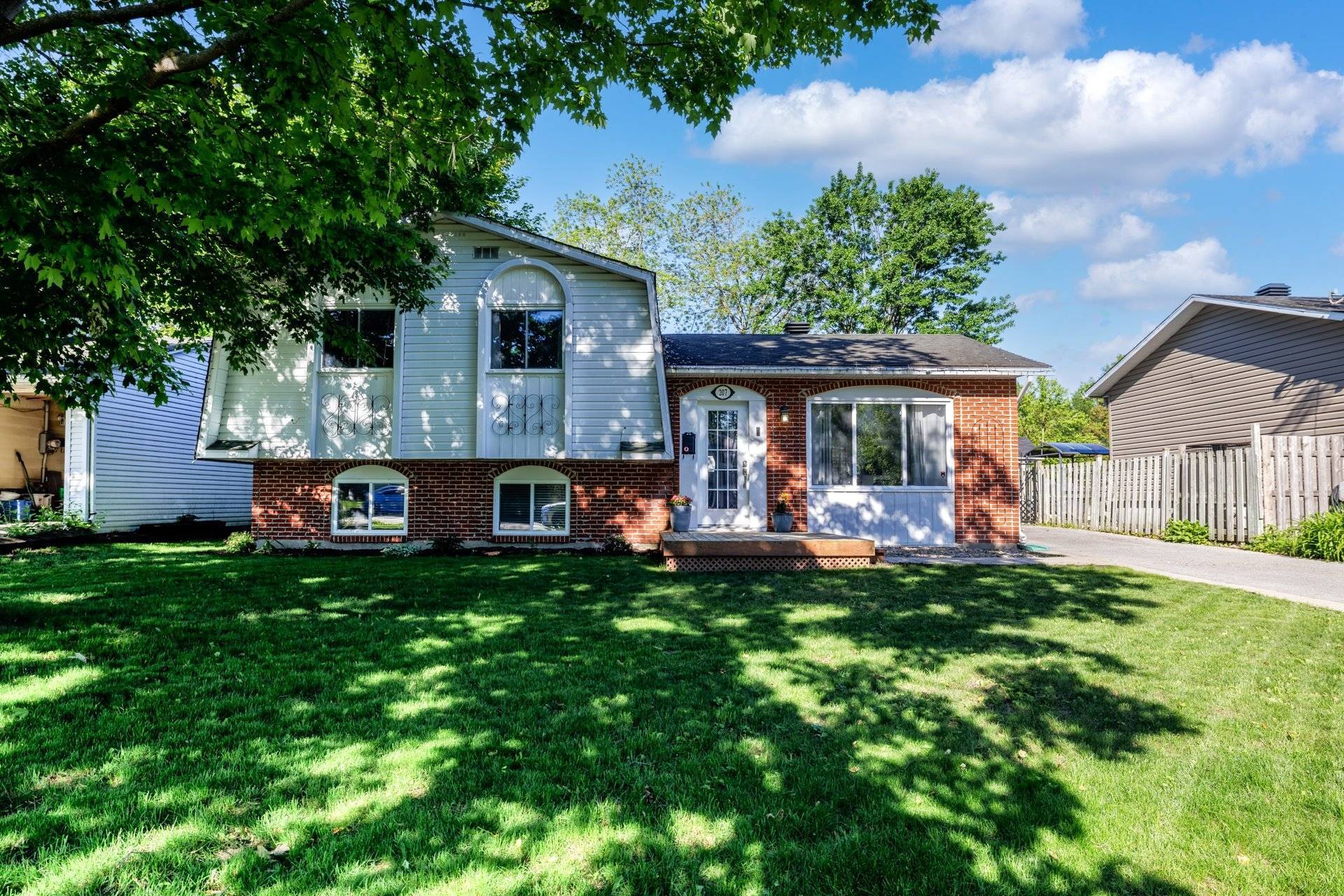 









207


Boul. de l'Île

,
Pincourt,




QC
J7W3R8

