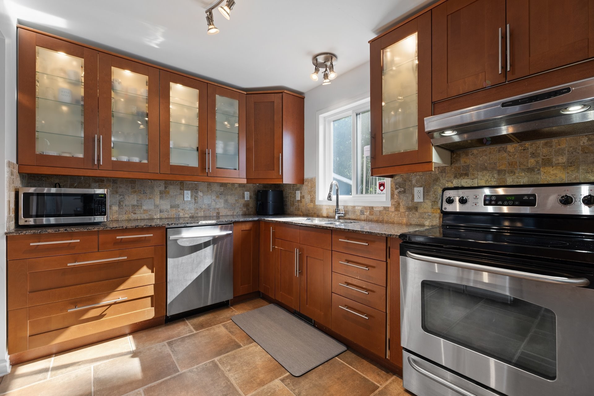 









207


Boul. de l'Île

,
Pincourt,




QC
J7W3R8

