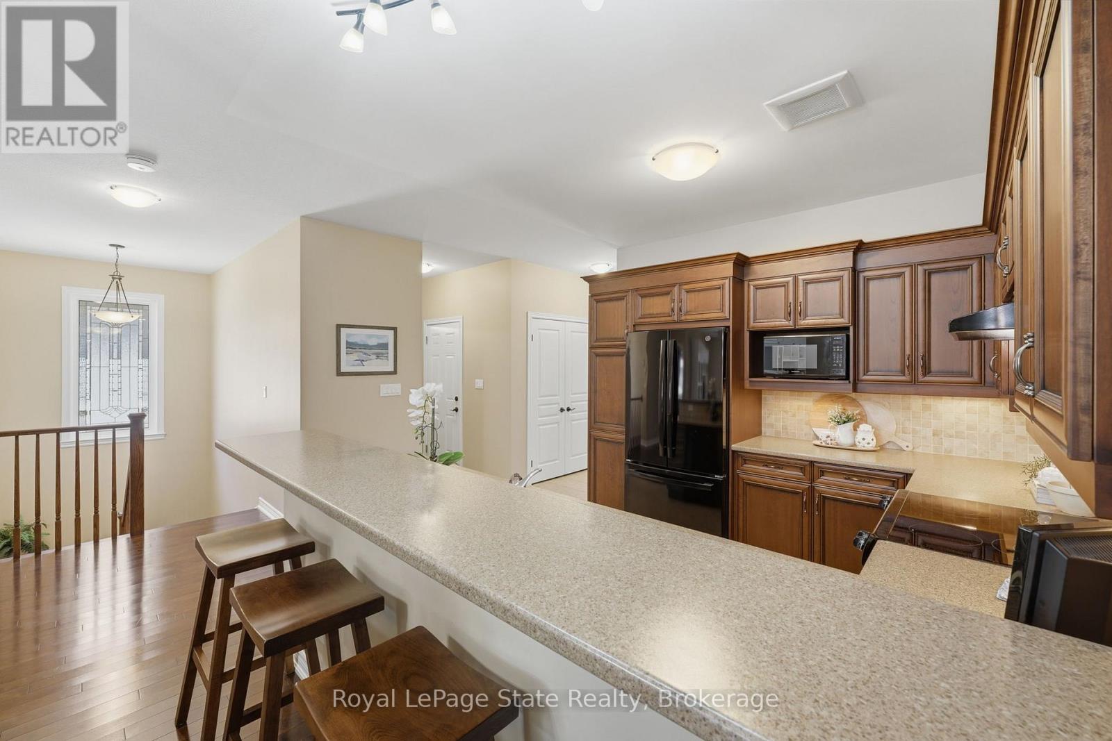 












6 MANORWOOD DRIVE

,
West Lincoln (Smithville),




Ontario
L0R2A0

