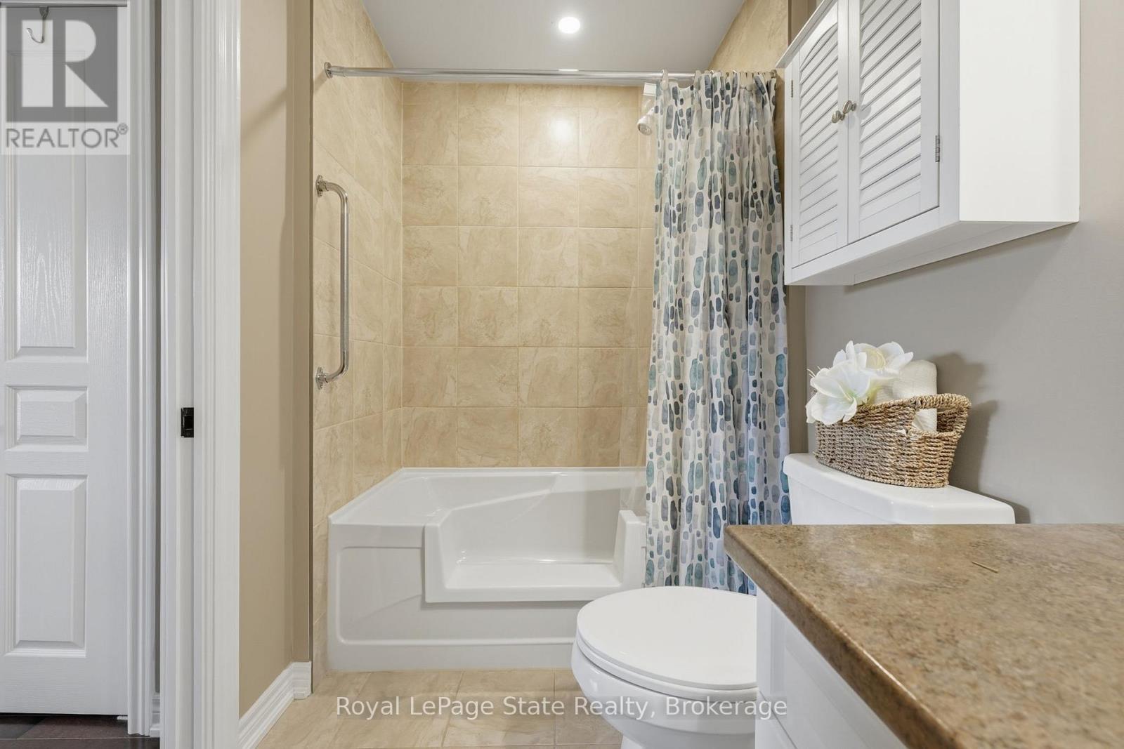 












6 MANORWOOD DRIVE

,
West Lincoln (Smithville),




Ontario
L0R2A0

